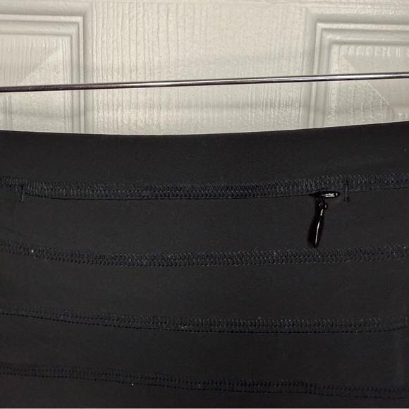 Athleta Black All Day Skort Jupe Short All Day Zipper Pocket on Waist Size 8 GUC - Picture 3 of 6